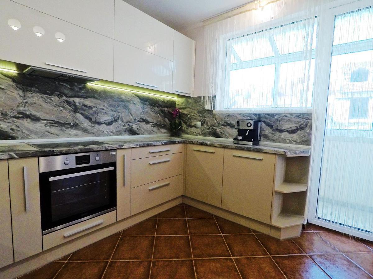 Spacious And Bright Maisonette Varna Center Buitenkant foto