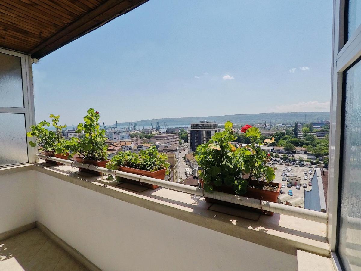 Spacious And Bright Maisonette Varna Center Buitenkant foto