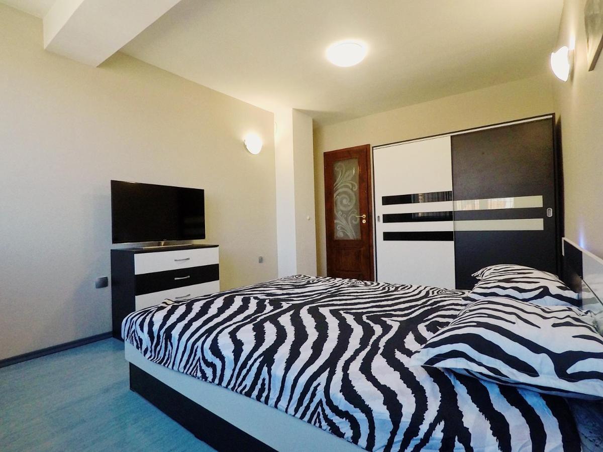 Spacious And Bright Maisonette Varna Center Buitenkant foto