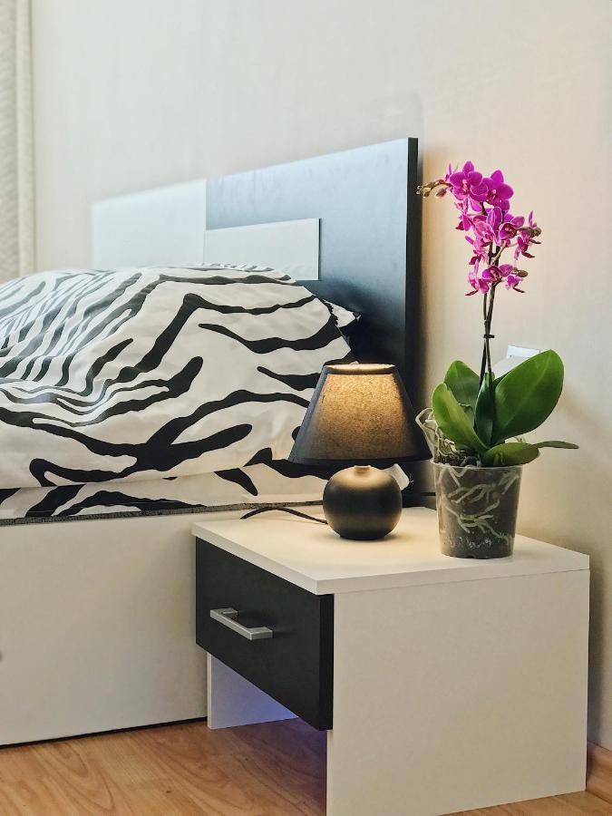 Spacious And Bright Maisonette Varna Center Buitenkant foto