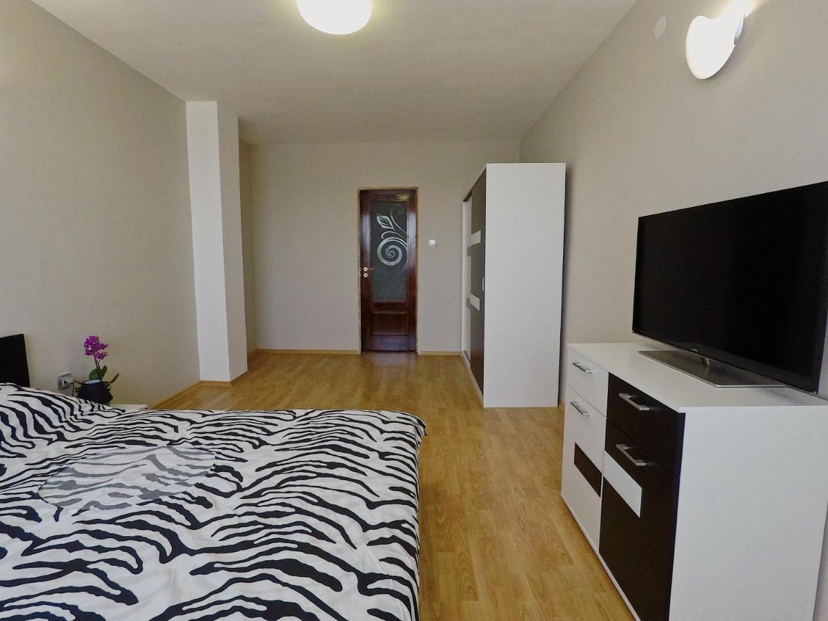 Spacious And Bright Maisonette Varna Center Buitenkant foto
