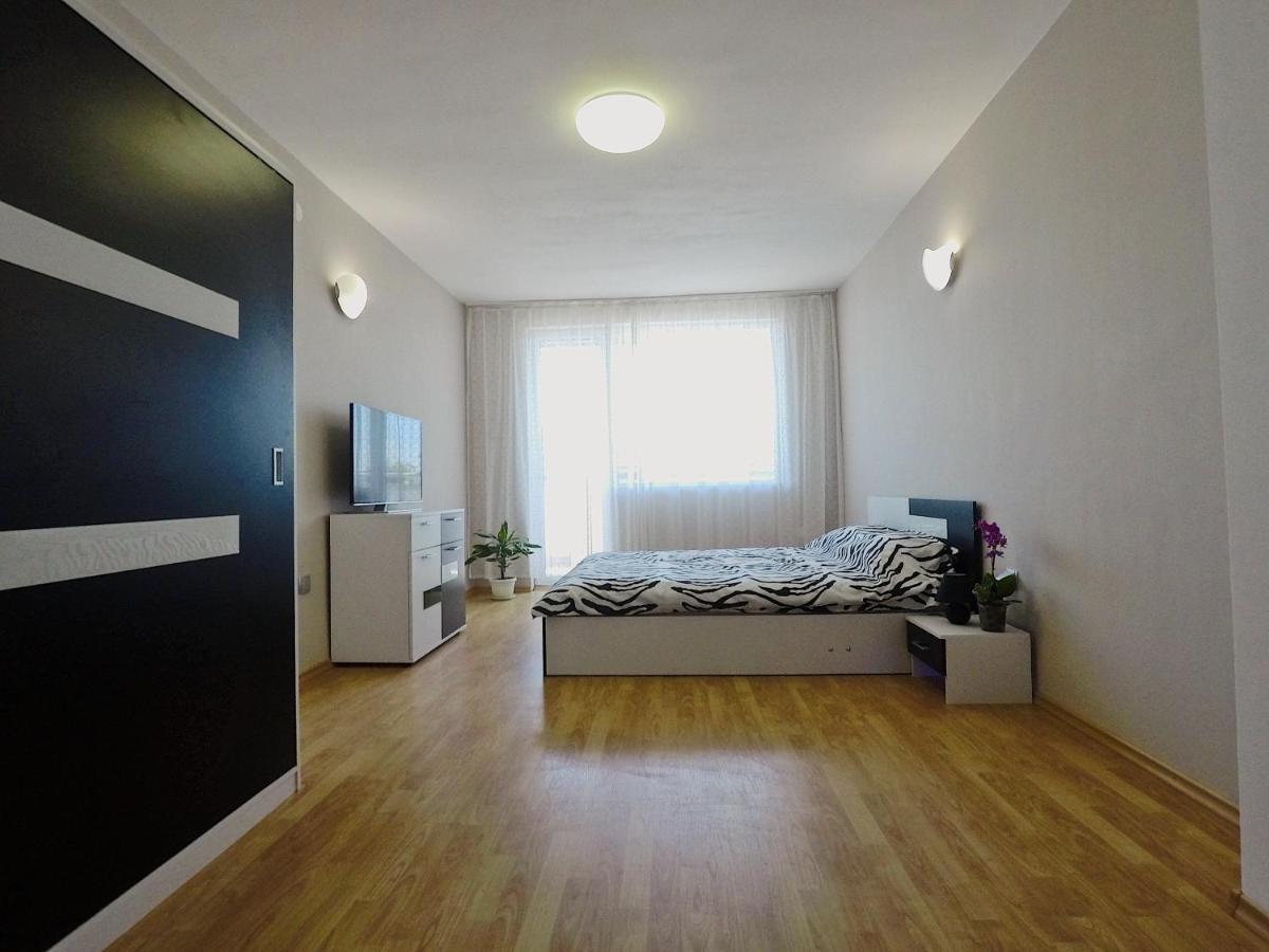 Spacious And Bright Maisonette Varna Center Buitenkant foto