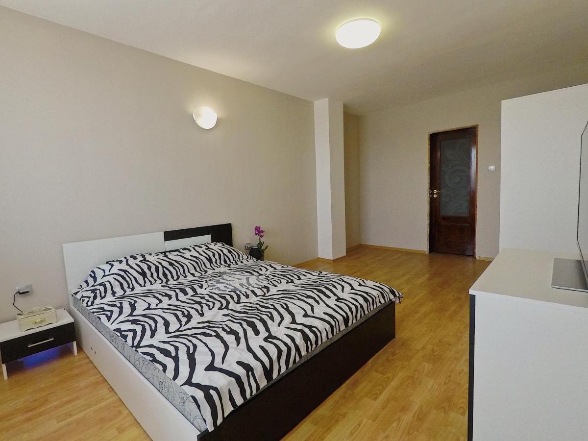 Spacious And Bright Maisonette Varna Center Buitenkant foto