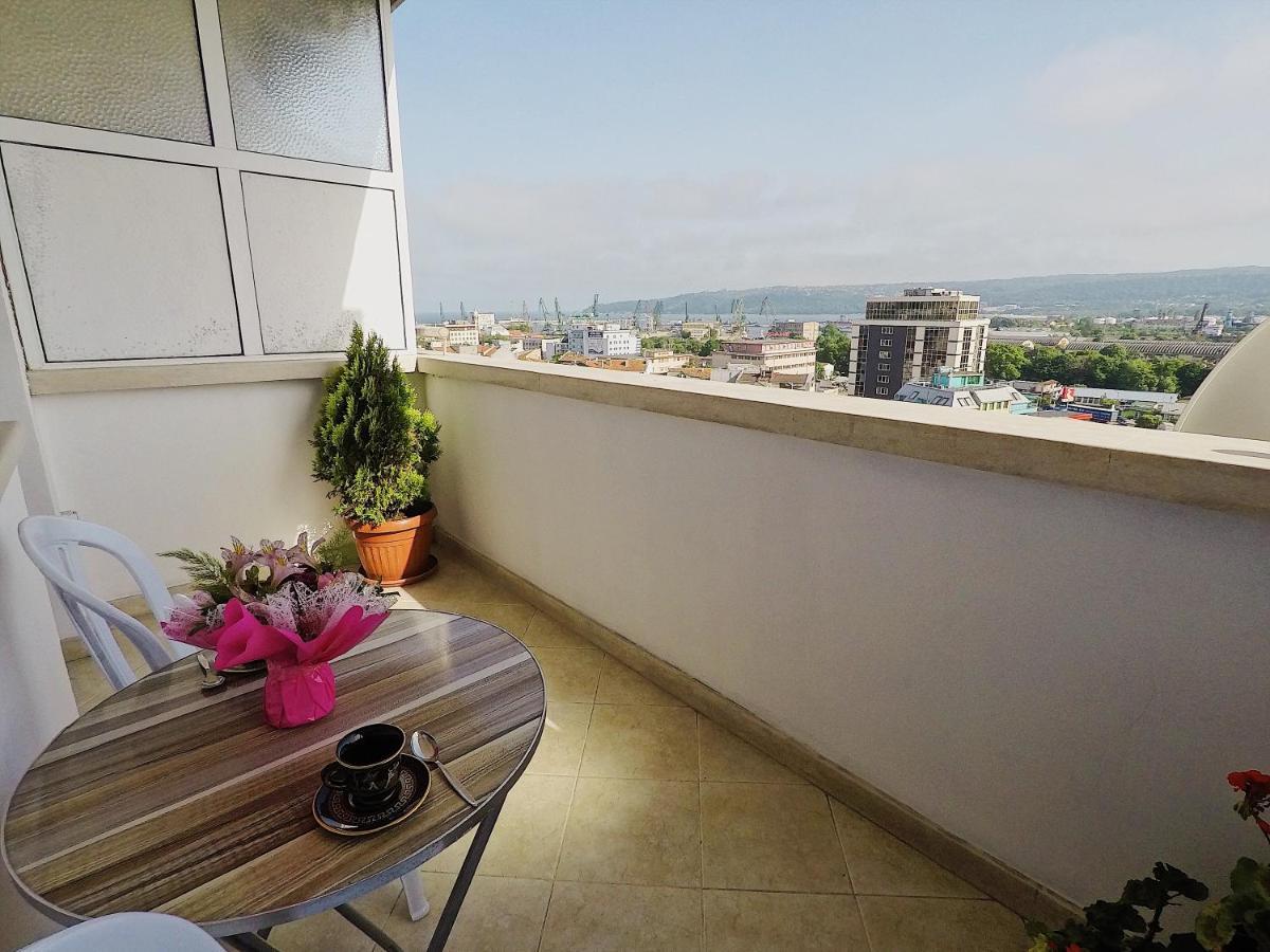 Spacious And Bright Maisonette Varna Center Buitenkant foto